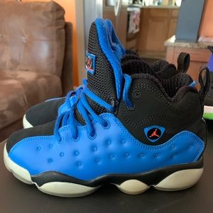 Pre-Owned Jordan’s Size 2 in great condition 👟😍